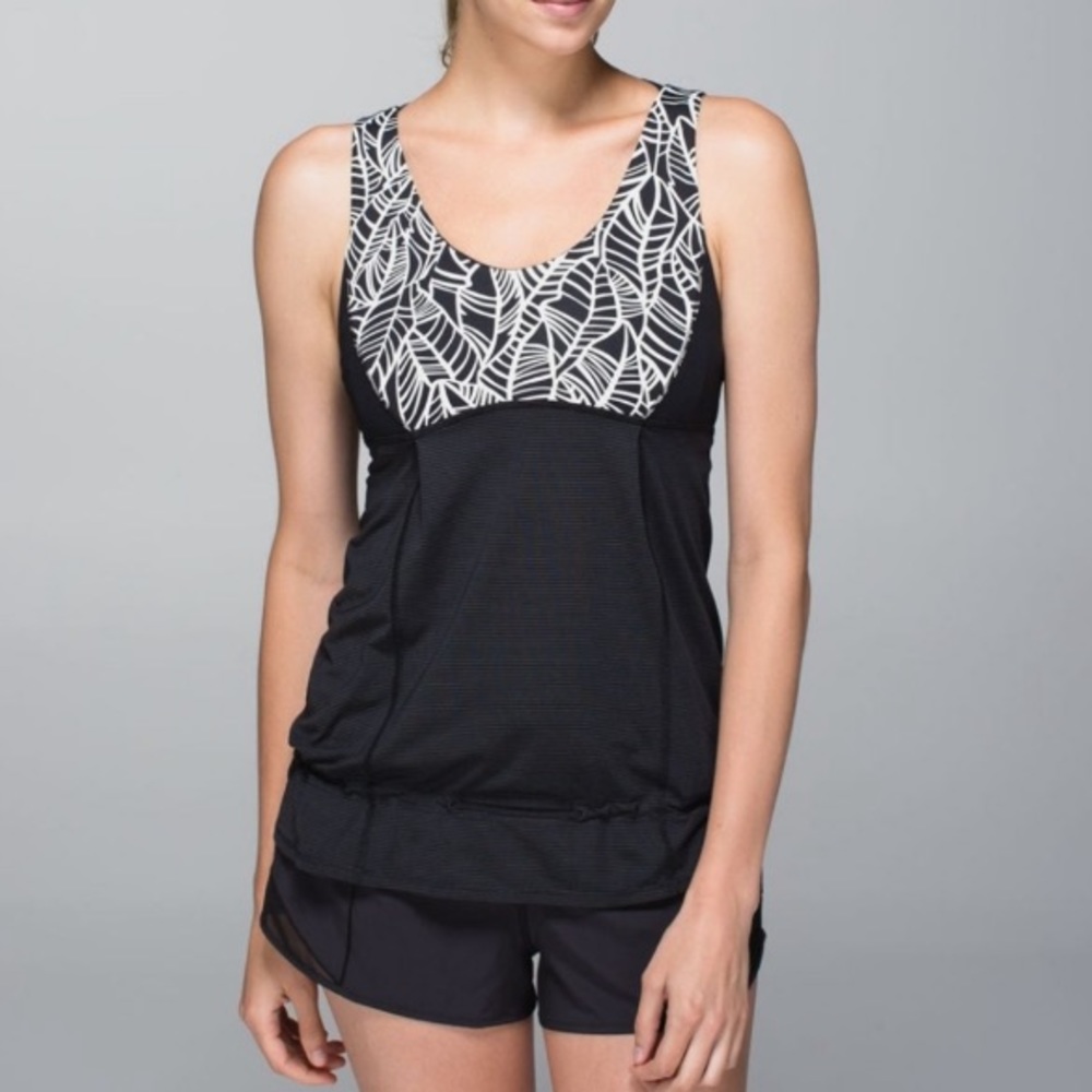 SOLD Lululemon Hustle & Bustle Black Palm Tank Size 4